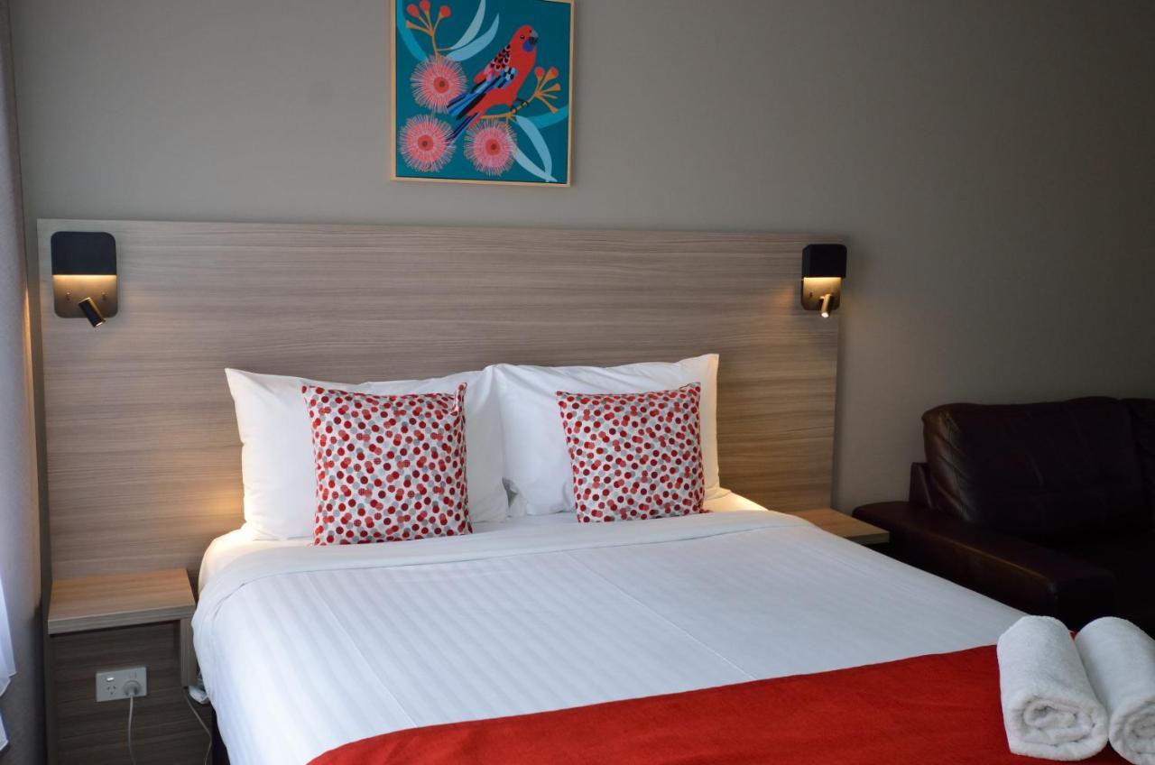 Motel 105 On The Park 4*